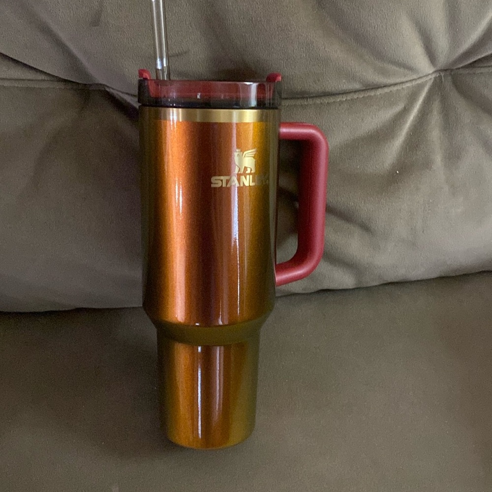 Stanley 40 oz Lainey Wilson country gold tumbler